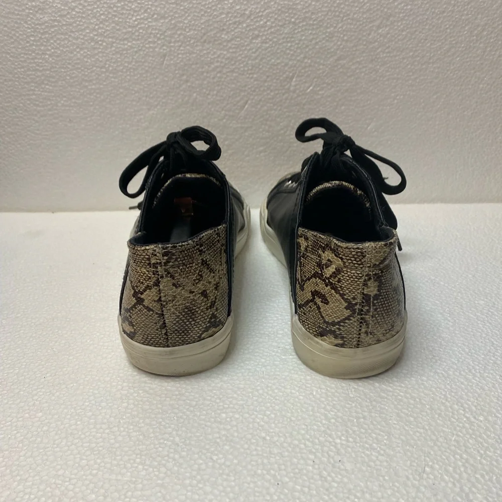 Womens Restricted faux leather snake print & black upper size 9
